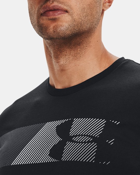 เสื้อยืดแขนสั้น UA Fast มีโลโก้ที่อกซ้ายสำหรับผู้ชาย, Black, pdpMainDesktop image number 3